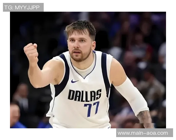 东契奇成为施罗德在走廊上寻找对峙的目标引发热议 东契奇成为施罗德在走廊上寻找对峙的目标引发热议