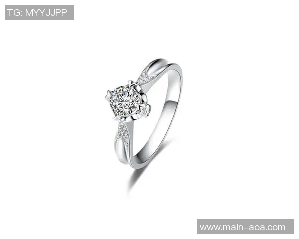 福登女友晒出钻戒引发结婚猜想两人已育有三子女幸福生活曝光